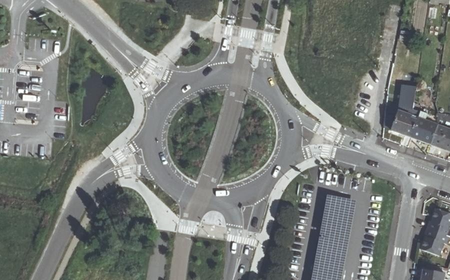 Vue aérienne du Rond-point anonyme n°50806261
