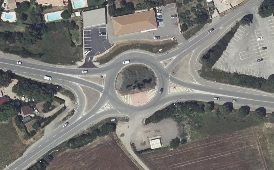 Vue aérienne du Rond-point anonyme n°5081297