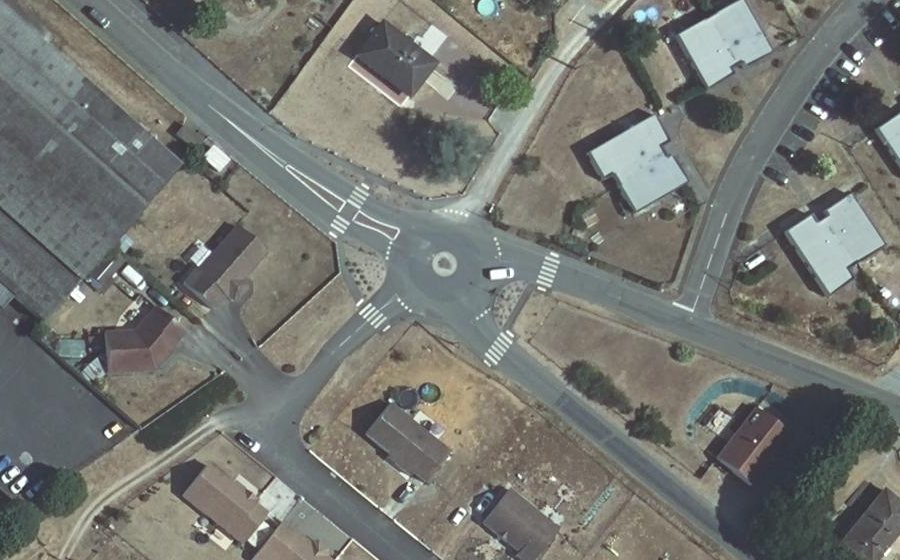 Vue aérienne du Rond-point anonyme n°508165640