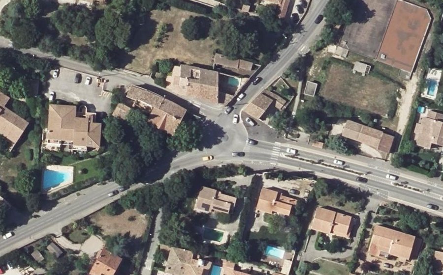 Vue aérienne du Rond-point anonyme n°5081852