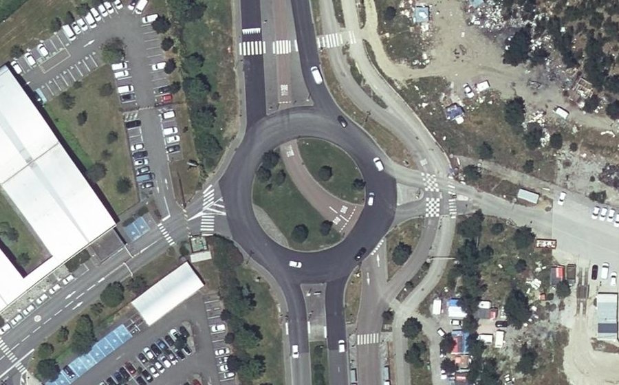 Vue aérienne du Rond-point anonyme n°50824017