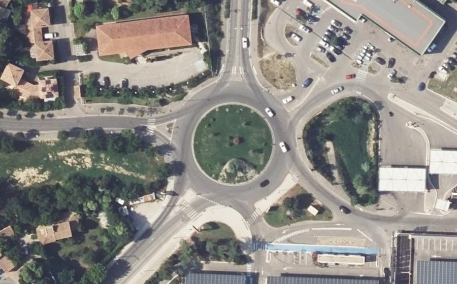 Vue aérienne du Rond-point Chef de Bataillon Patrice Rebout