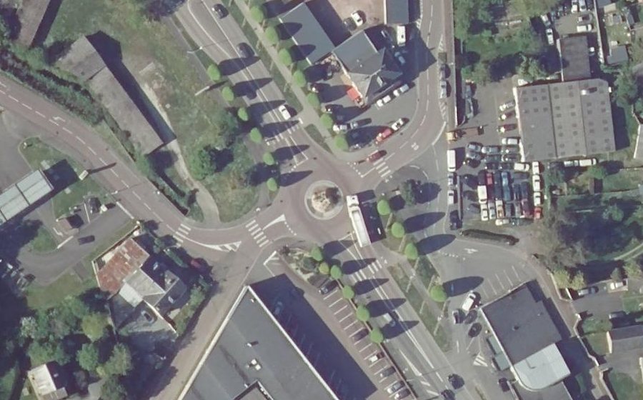 Vue aérienne du Rond-point anonyme n°5086446