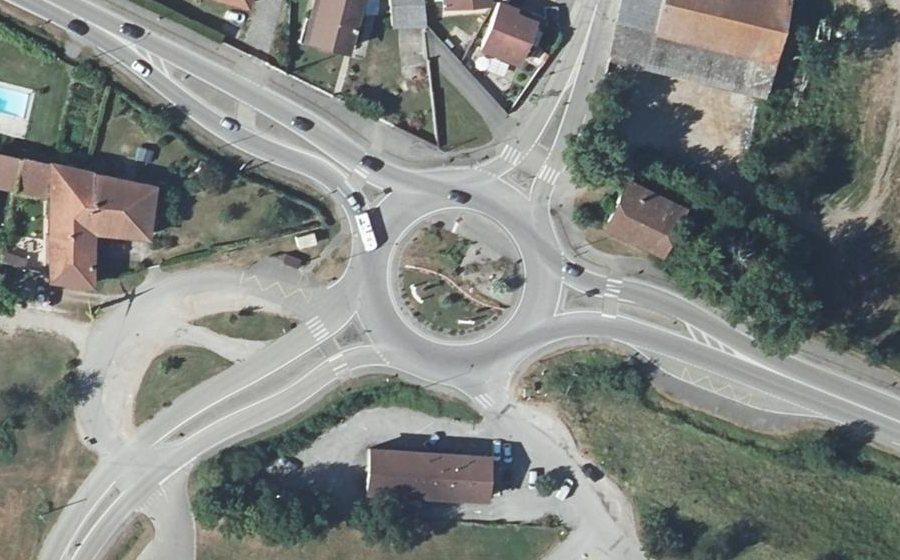 Vue aérienne du Rond-point anonyme n°5087511