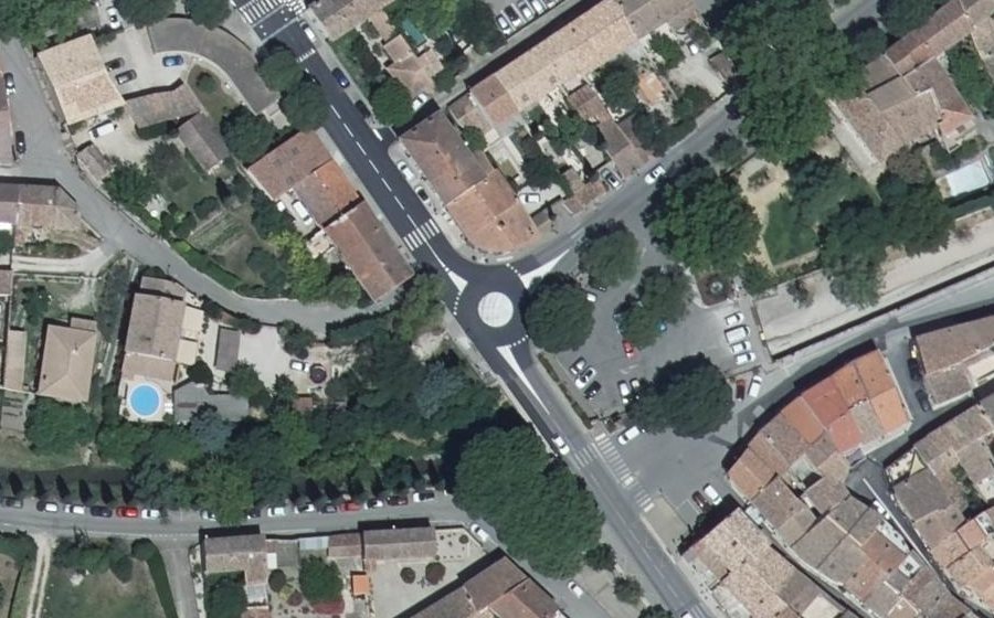 Vue aérienne du Rond-point anonyme n°508964857