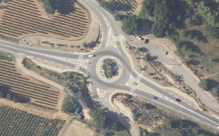 Vue aérienne du Rond-point anonyme n°508977149