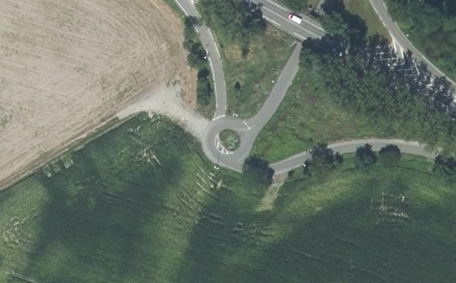 Vue aérienne du Rond-point anonyme n°50904775