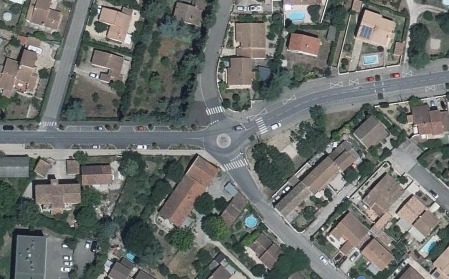 Vue aérienne du Rond-point anonyme n°509101073