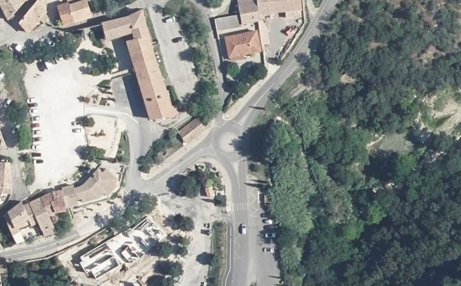 Vue aérienne du Rond-point anonyme n°509197766