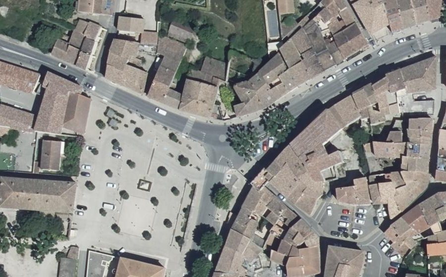 Vue aérienne du Rond-point anonyme n°509261494