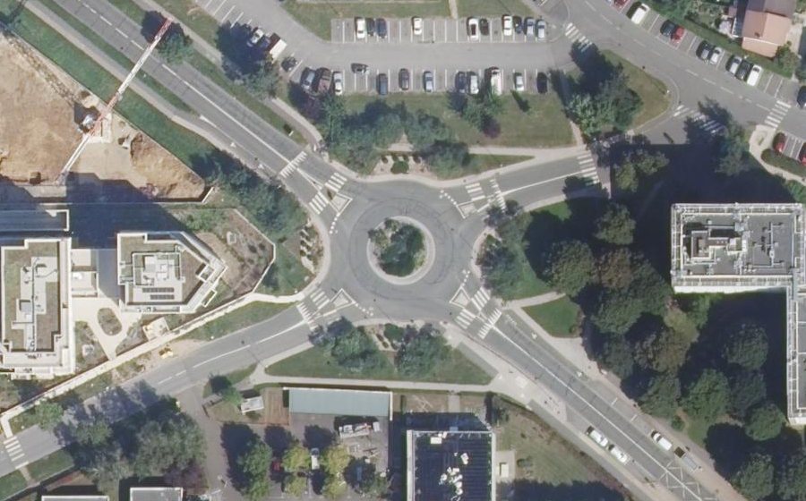Vue aérienne du Rond-point anonyme n°509264956