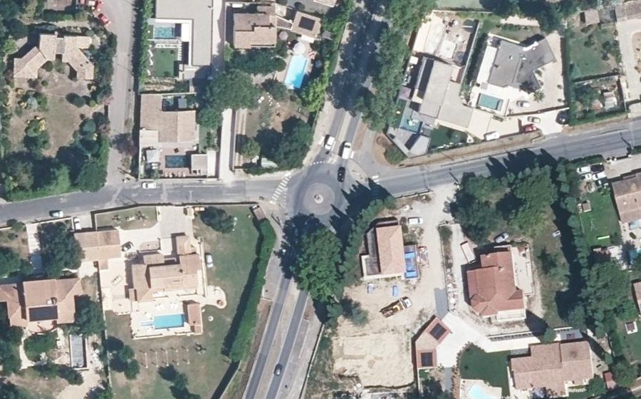 Vue aérienne du Rond-point anonyme n°509423460