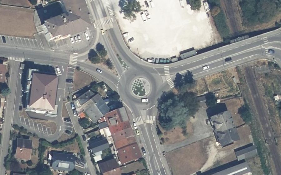 Vue aérienne du Rond-point anonyme n°509500262