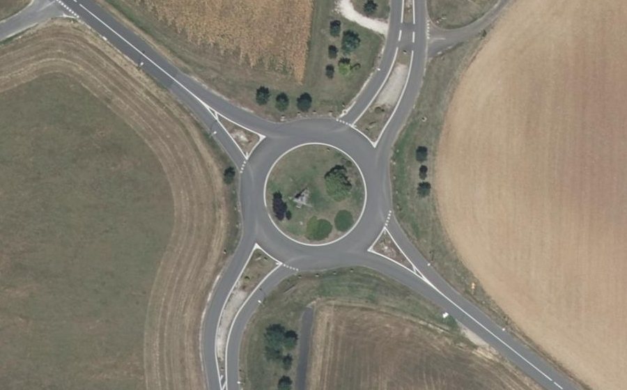 Vue aérienne du Rond-point anonyme n°509559502