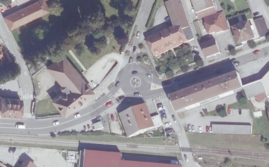 Vue aérienne du Rond-point anonyme n°509619380