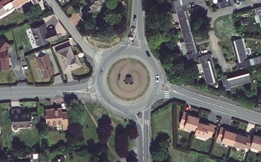 Vue aérienne du Rond-point anonyme n°509657984