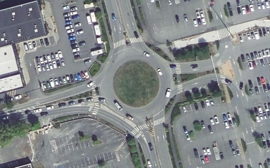 Vue aérienne du Rond-point anonyme n°509658175