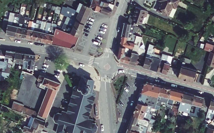 Vue aérienne du Rond-point anonyme n°509658208