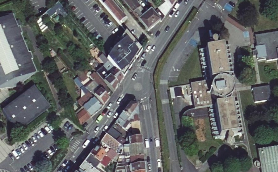 Vue aérienne du Rond-point anonyme n°509682631