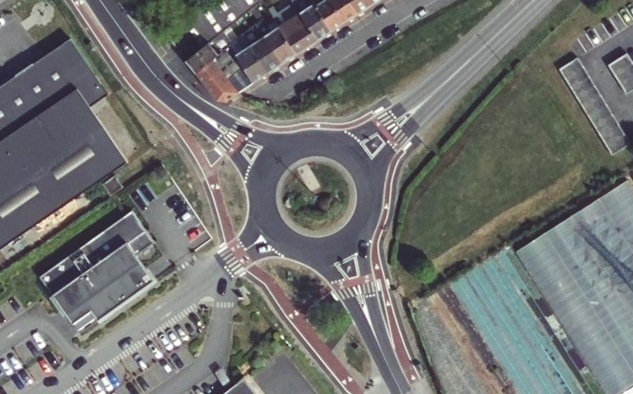 Vue aérienne du Rond-point anonyme n°509691308
