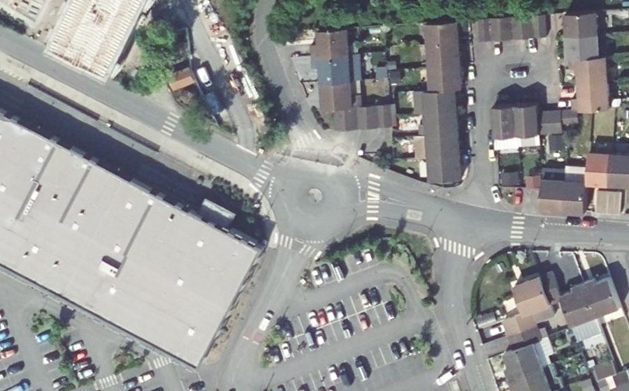 Vue aérienne du Rond-point anonyme n°509717030