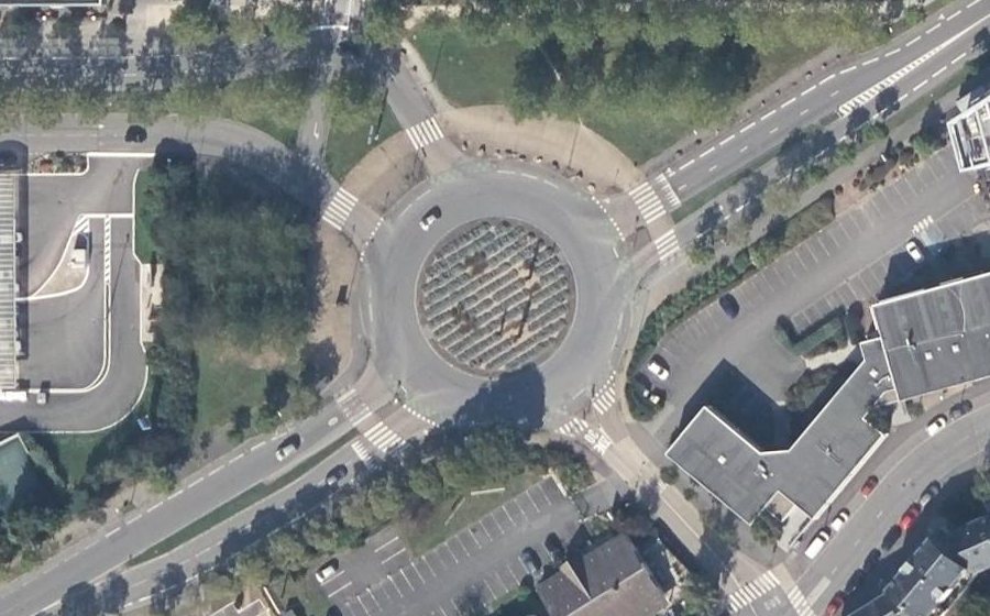 Vue aérienne du Rond-point anonyme n°5097956