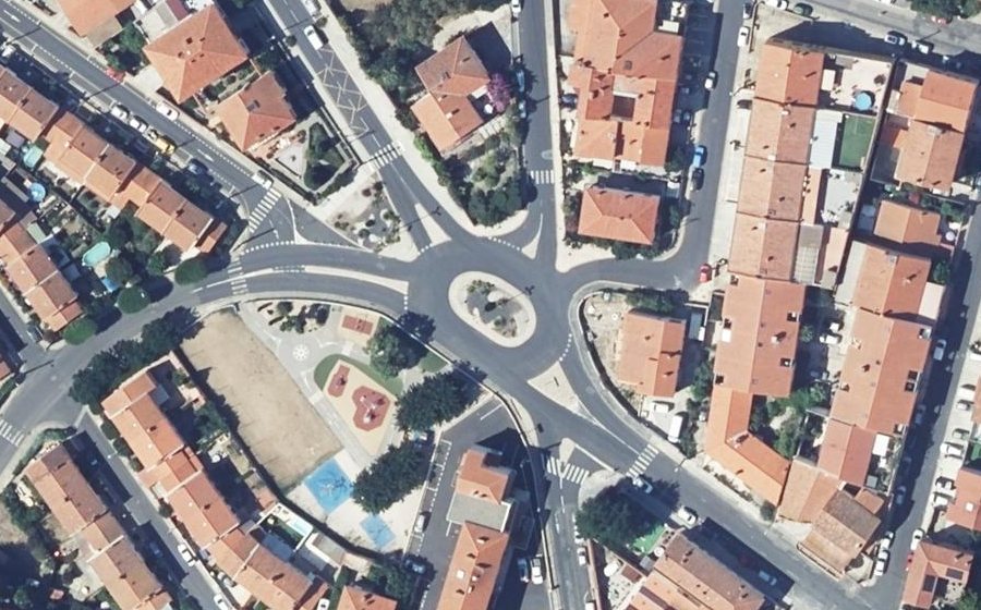 Vue aérienne du Rond-point anonyme n°509820561