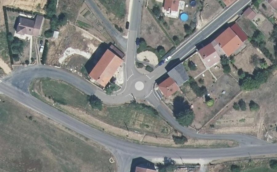 Vue aérienne du Rond-point anonyme n°50989989