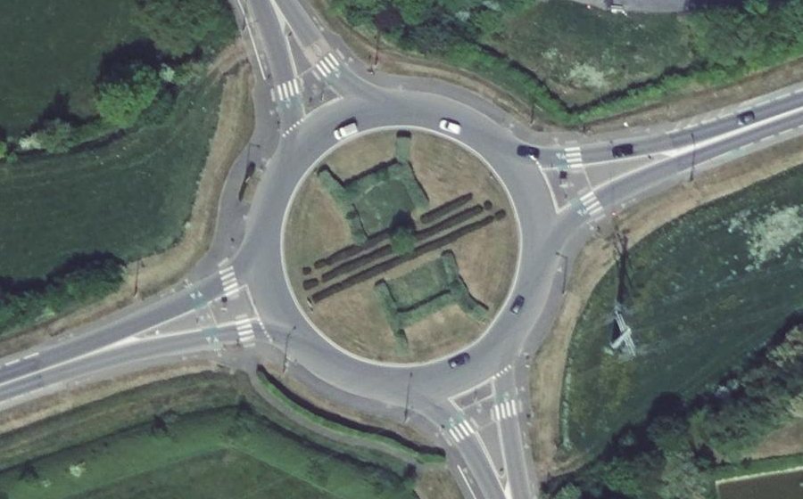 Vue aérienne du Rond-point anonyme n°509937897