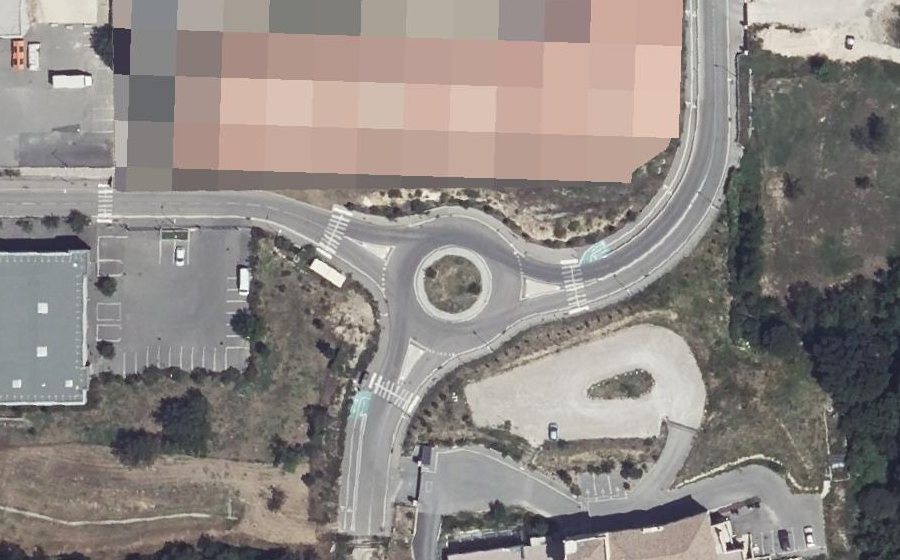 Vue aérienne du Rond-point anonyme n°510193650