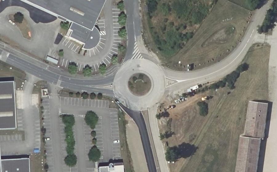 Vue aérienne du Rond-point anonyme n°5104401