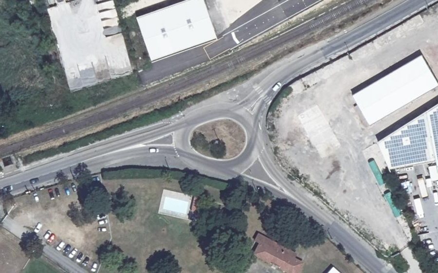 Vue aérienne du Rond-point anonyme n°51071181
