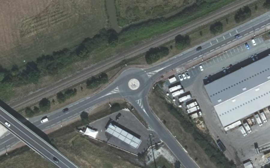 Vue aérienne du Rond-point anonyme n°510716368