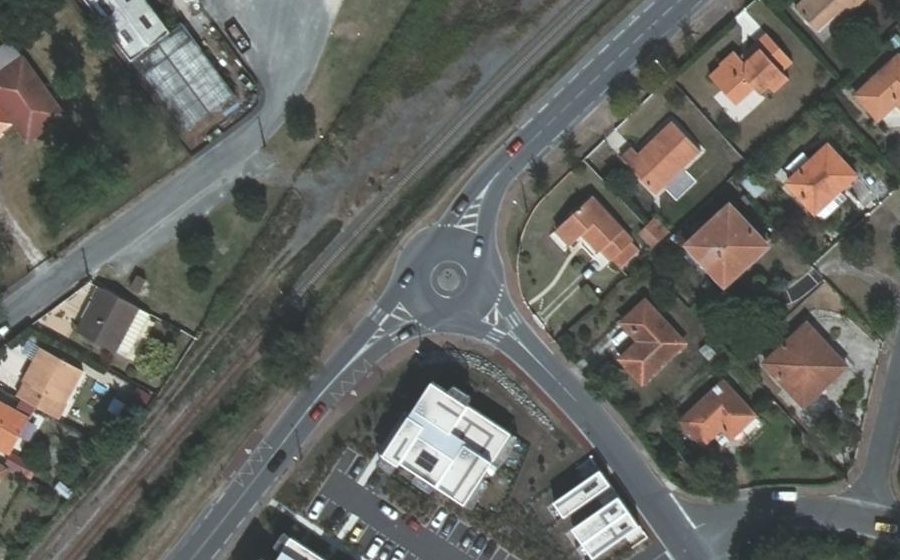 Vue aérienne du Rond-point anonyme n°510722571