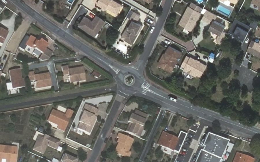 Vue aérienne du Rond-point anonyme n°510806731