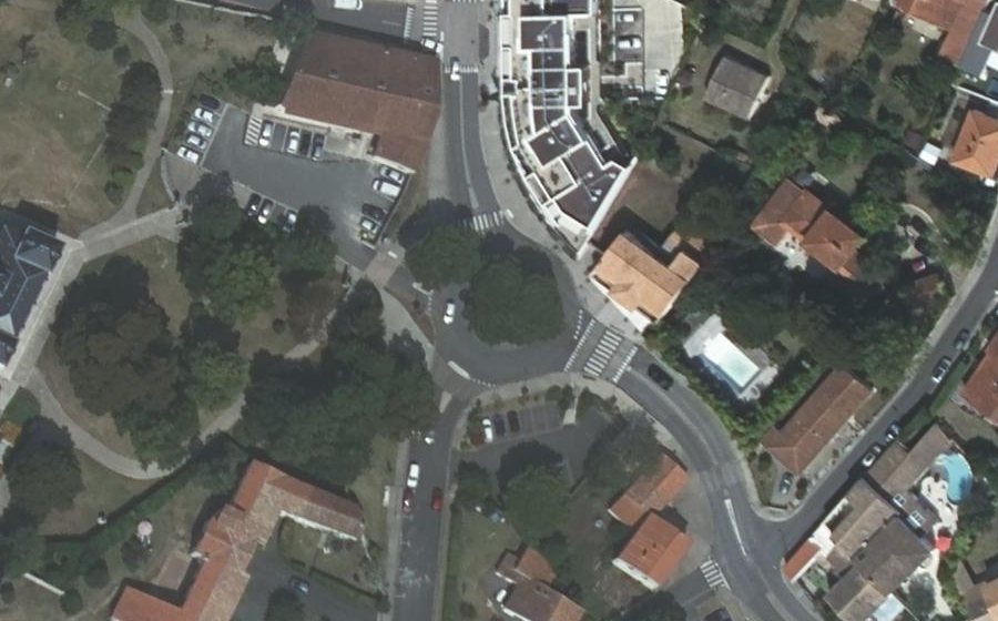 Vue aérienne du Rond-point anonyme n°510808889