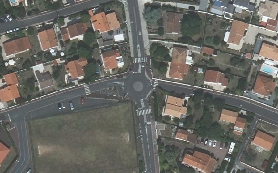 Vue aérienne du Rond-point anonyme n°510808893