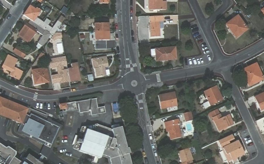 Vue aérienne du Rond-point anonyme n°510811250