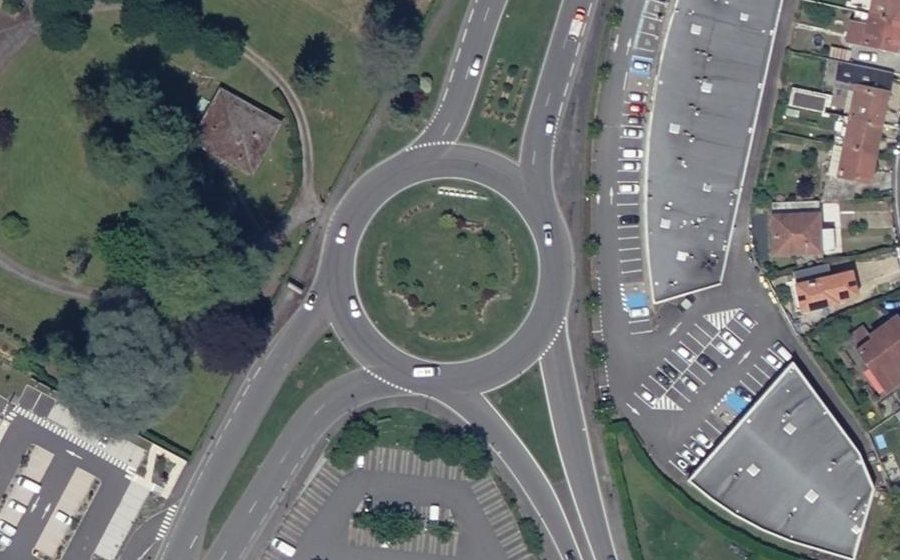 Vue aérienne du Rond-point anonyme n°5109101