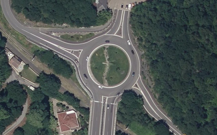 Vue aérienne du Rond-point anonyme n°5109104