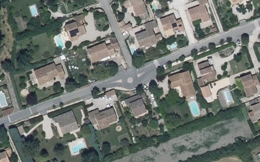 Vue aérienne du Rond-point anonyme n°511014381