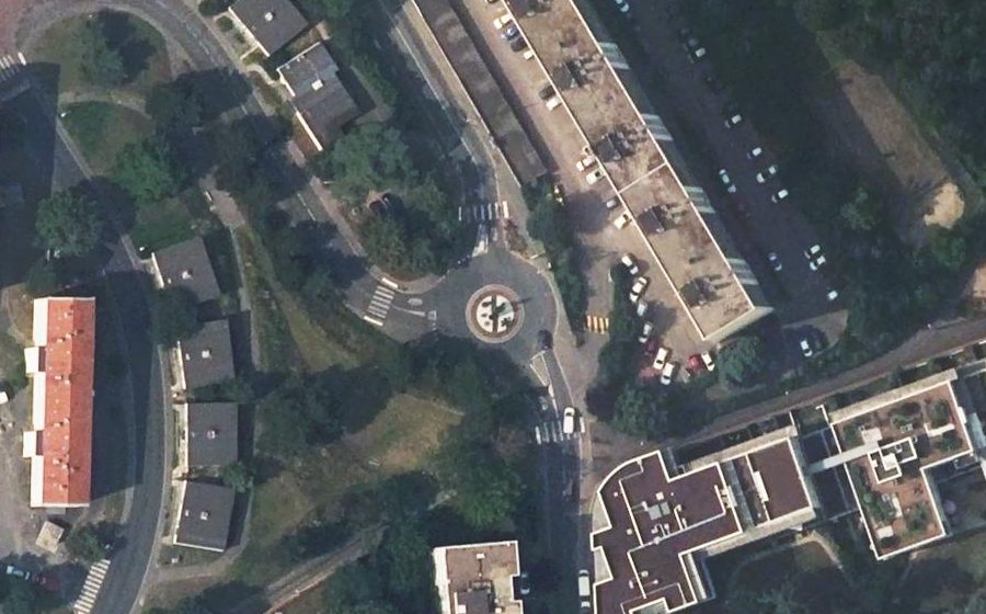 Vue aérienne du Rond-point anonyme n°5111861