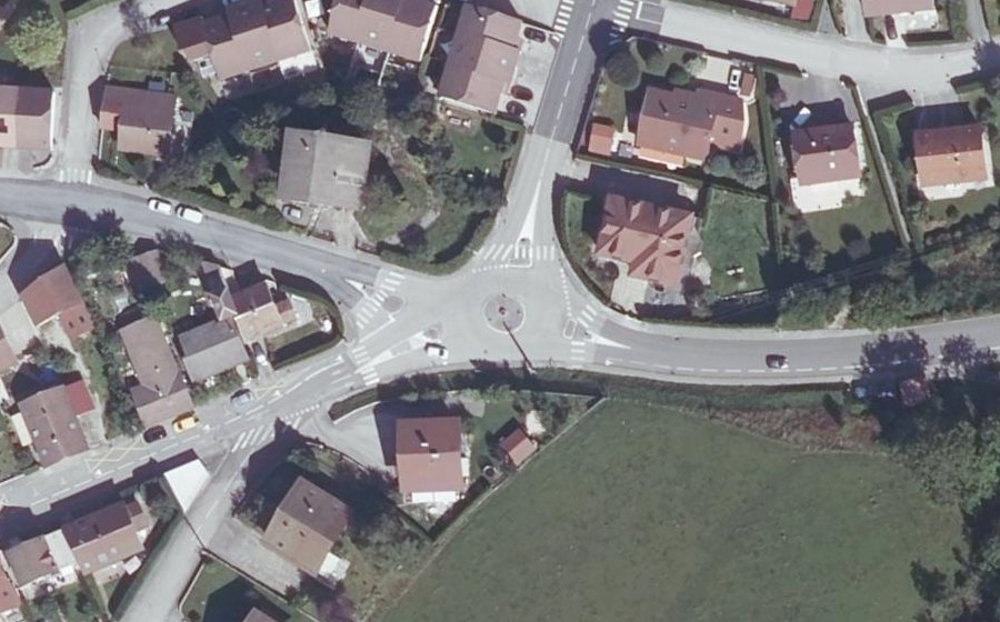 Vue aérienne du Rond-point anonyme n°51133568