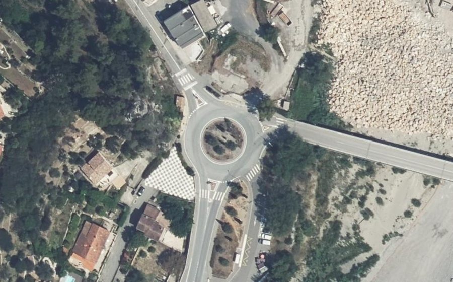 Vue aérienne du Rond-point anonyme n°5115989