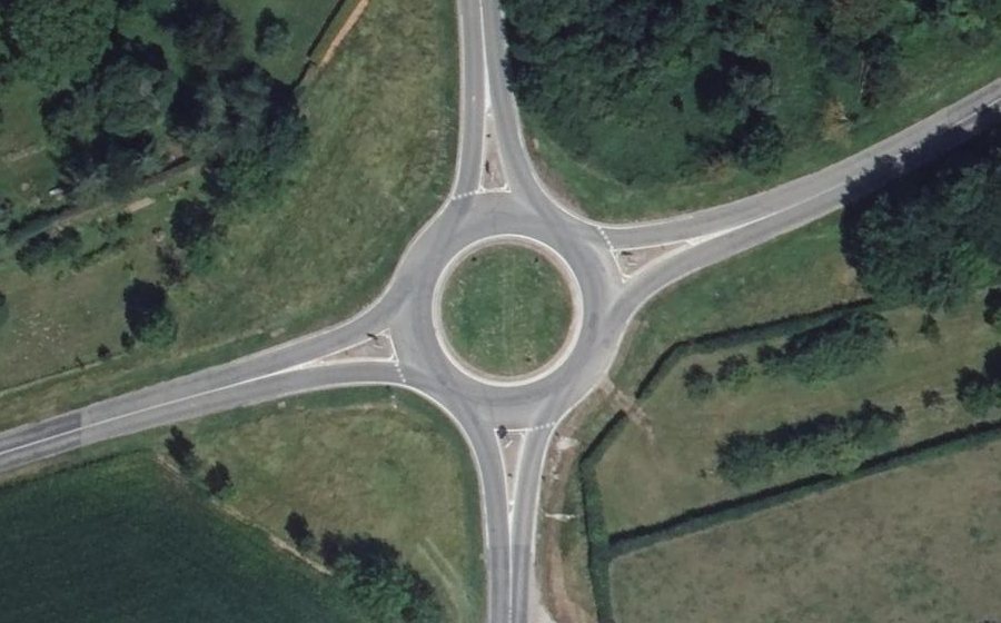 Vue aérienne du Rond-point anonyme n°51161578