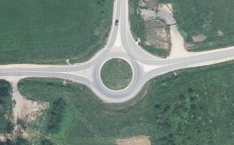 Vue aérienne du Rond-point anonyme n°511689522