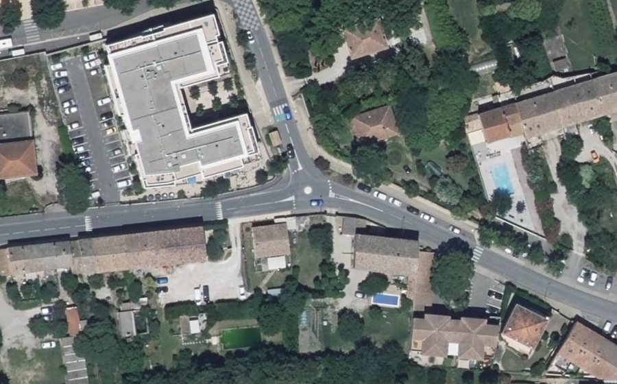 Vue aérienne du Rond-point anonyme n°511783086