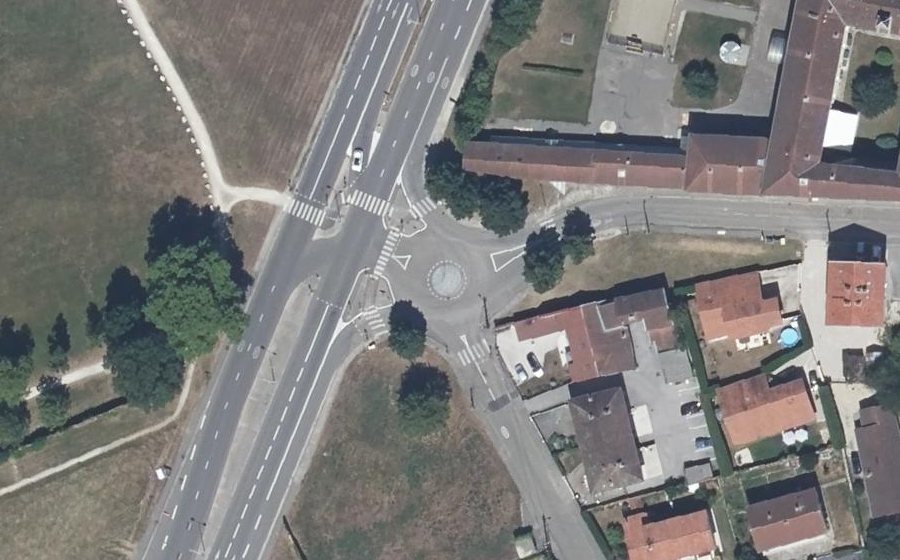 Vue aérienne du Rond-point anonyme n°51183400