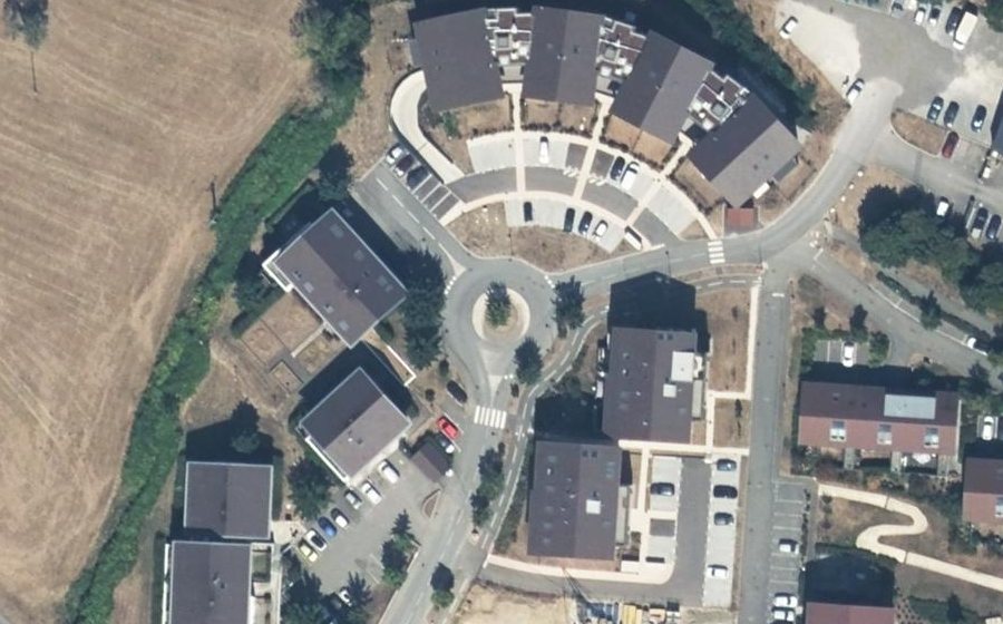 Vue aérienne du Rond-point anonyme n°511977175