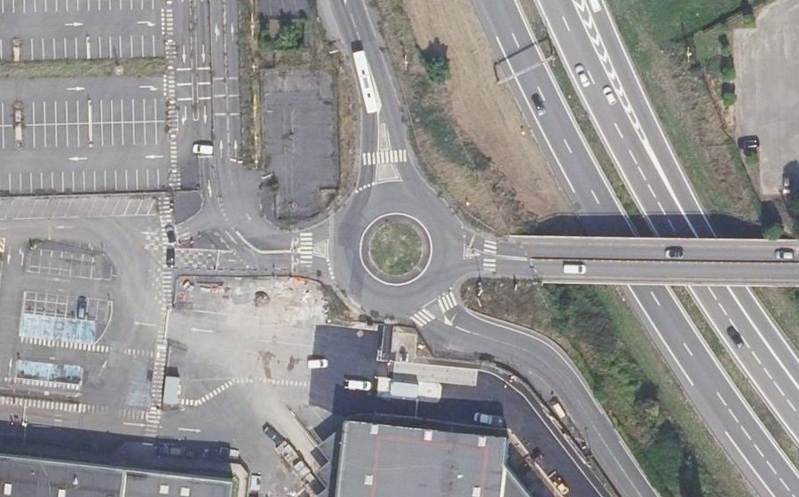 Vue aérienne du Rond-point anonyme n°5122781